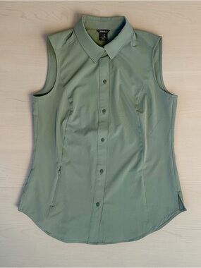 Eddie Bauer Woman’s Sleeveless Tech Shirt — Sage Button Down Size S